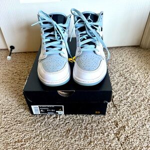 Air Jordan size 4Y - blue - like new